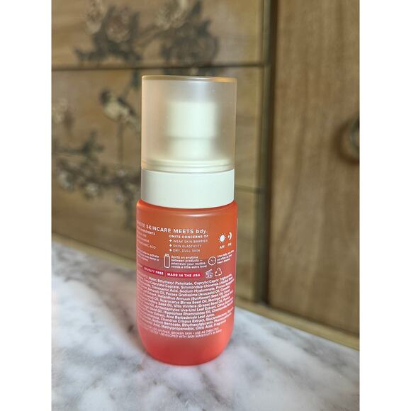Mini Brightening Dual Phase Body Serum Mist with Niacinamide + Squalane 100 ml - Picture 2 of 4